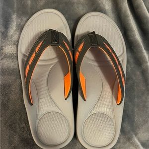 Gray and orange flip-flops. Boys size 4/5